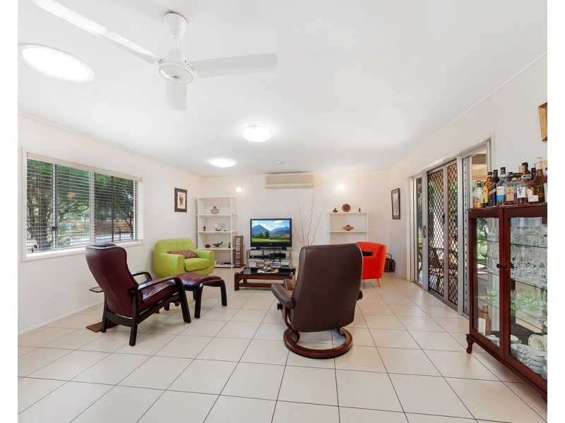 17 Martin Avenue, Mareeba QLD 4880