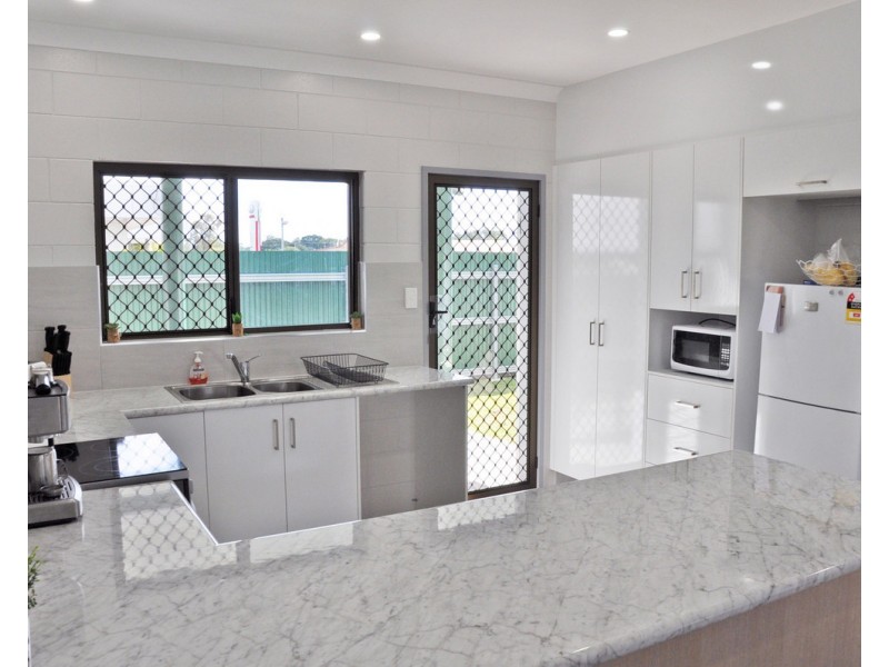 4/240 Walsh Street, Mareeba QLD 4880