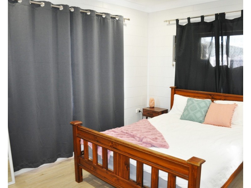 4/240 Walsh Street, Mareeba QLD 4880