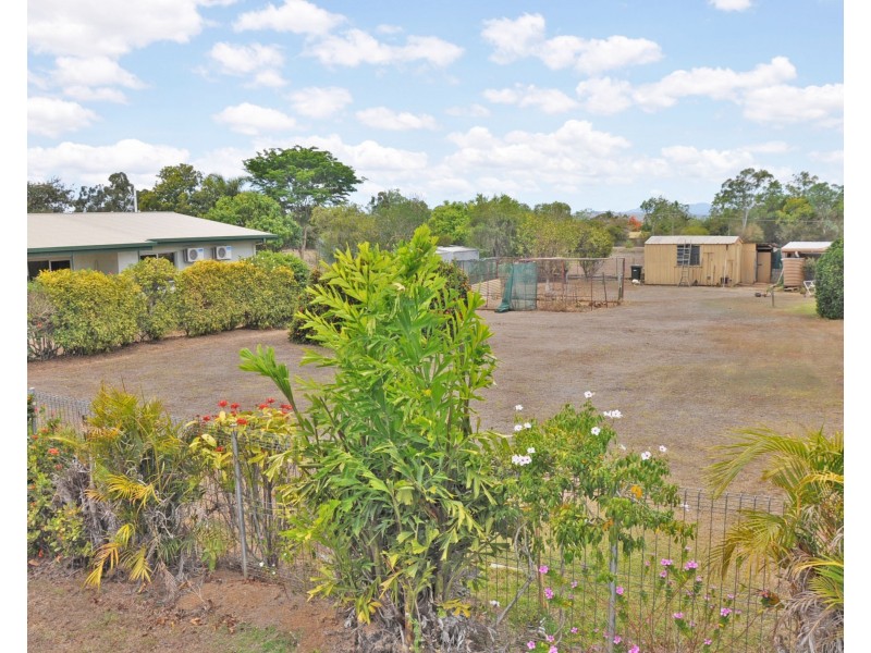 25 Martin Avenue, Mareeba QLD 4880