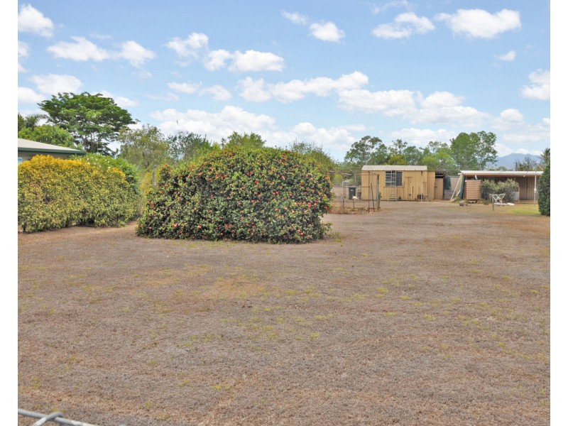 25 Martin Avenue, Mareeba QLD 4880