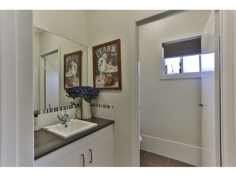 15 Bradys Road, Highfields QLD 4352