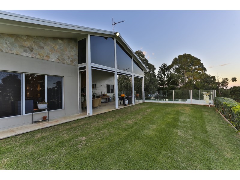 15 Bradys Road, Highfields QLD 4352