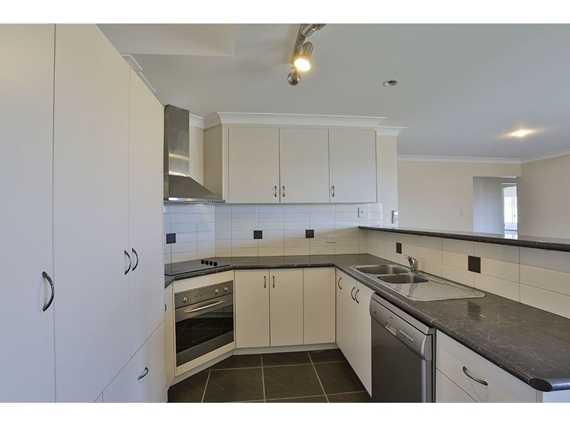 8 Bronte Street, Westbrook QLD 4350