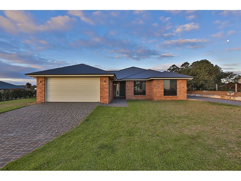 122 Harch Road, Highfields QLD 4352