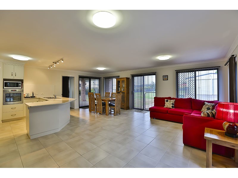 122 Harch Road, Highfields QLD 4352