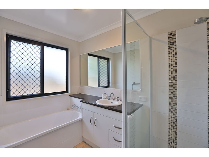 122 Harch Road, Highfields QLD 4352