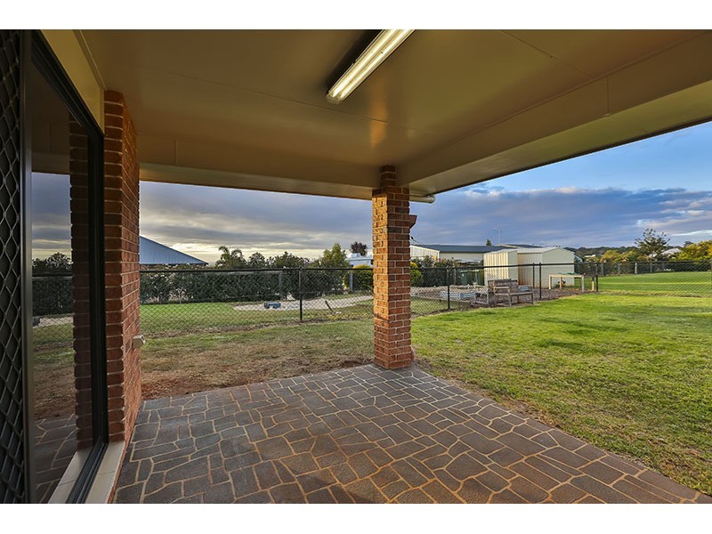 122 Harch Road, Highfields QLD 4352