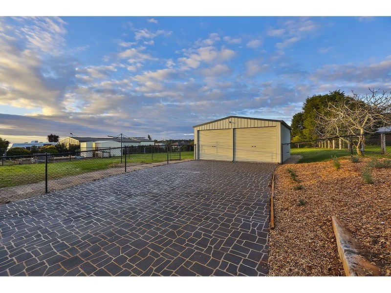 122 Harch Road, Highfields QLD 4352