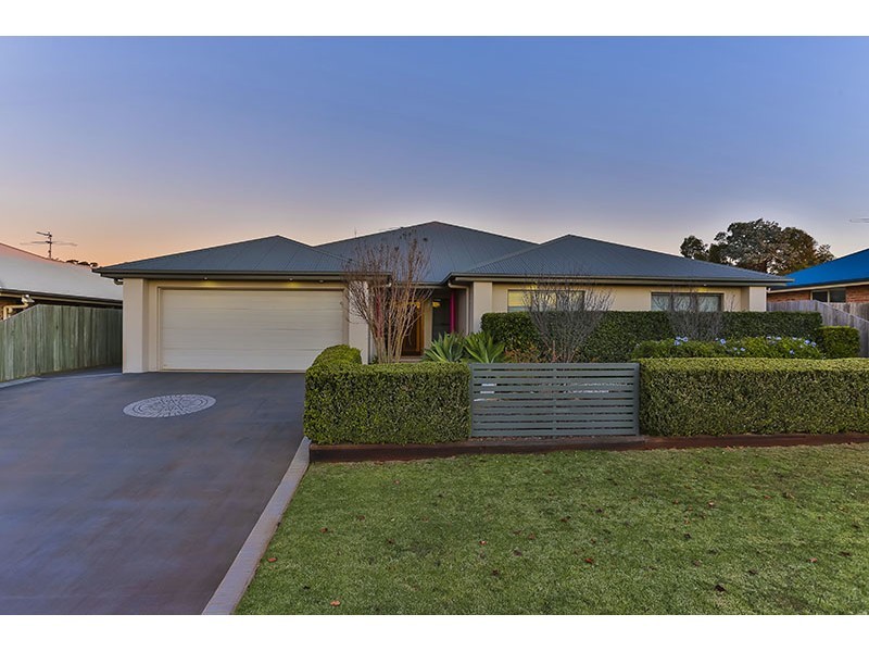 19 Prospect Terrace, Highfields QLD 4352