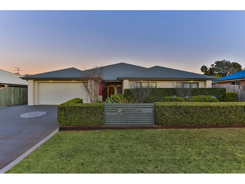 19 Prospect Terrace, Highfields QLD 4352