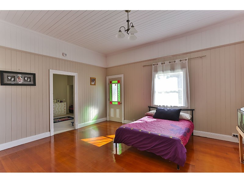 7217 New England Highway, Crows Nest QLD 4355