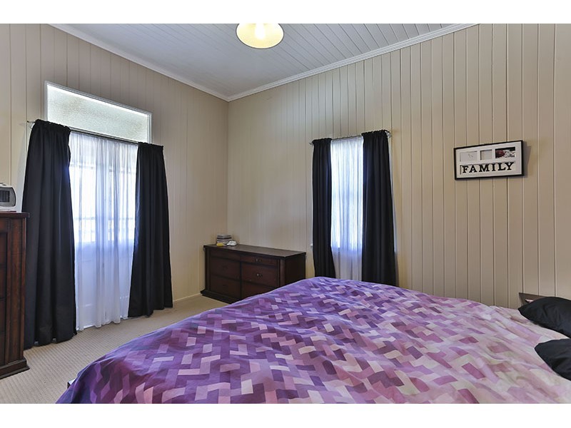 7217 New England Highway, Crows Nest QLD 4355