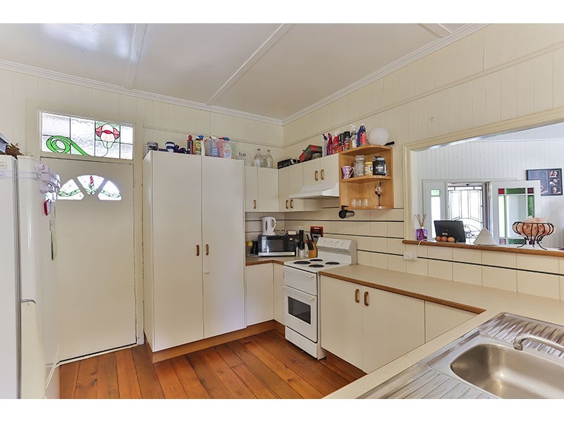 7217 New England Highway, Crows Nest QLD 4355