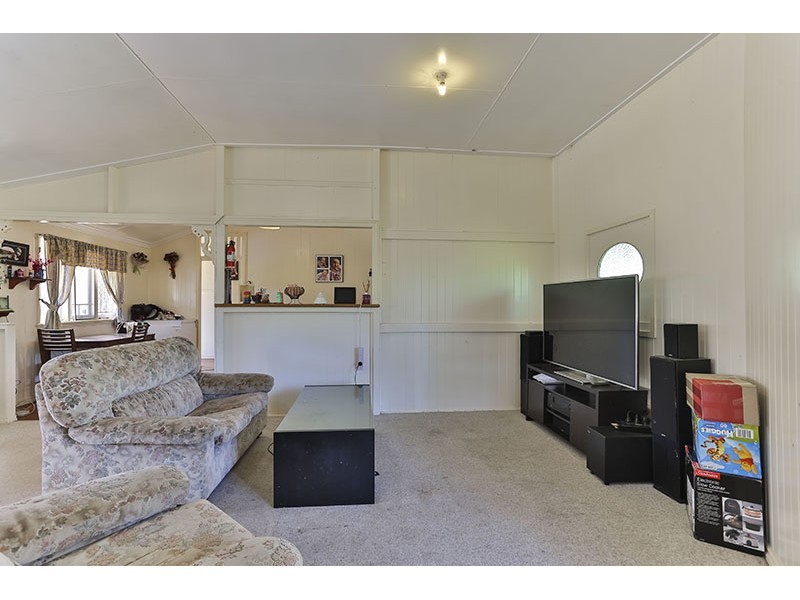 7217 New England Highway, Crows Nest QLD 4355