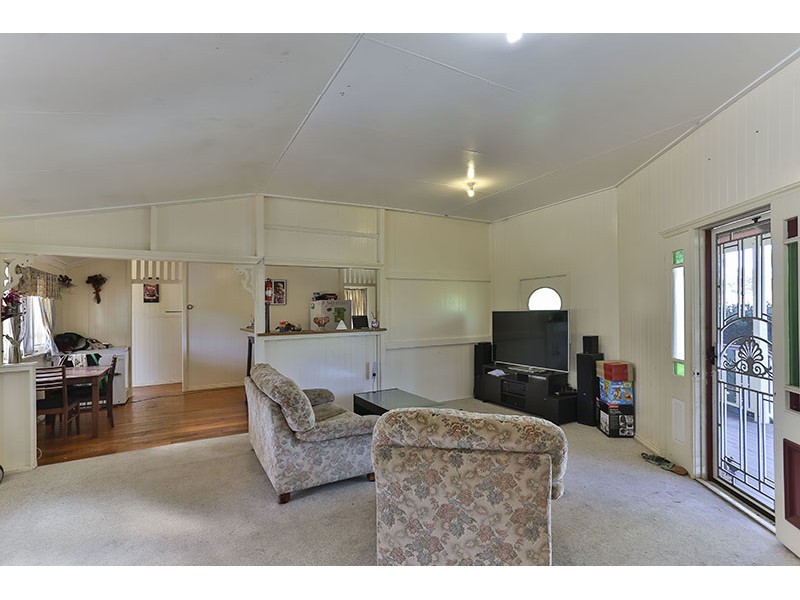 7217 New England Highway, Crows Nest QLD 4355