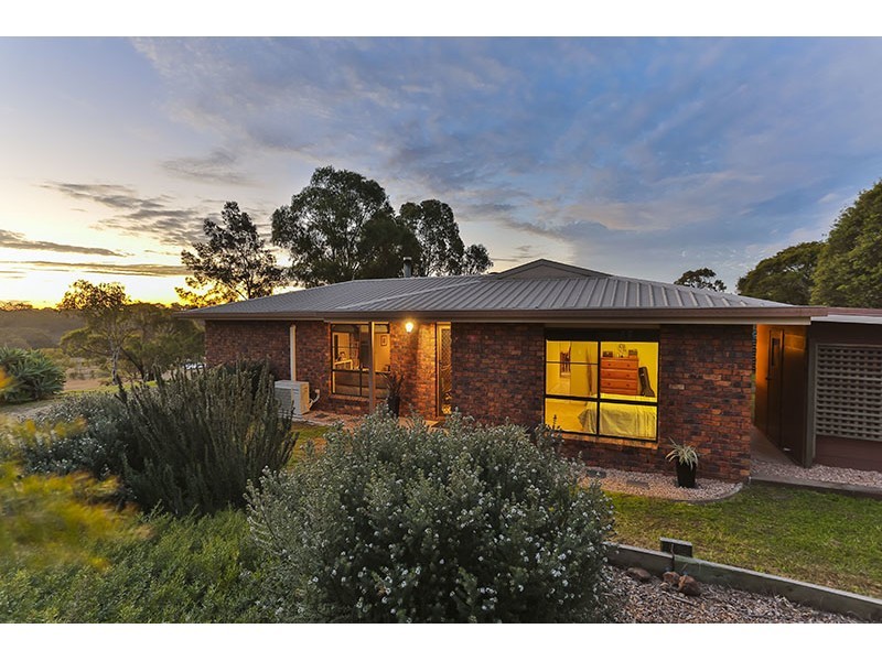 5 Pedersen street, Cranley QLD 4350