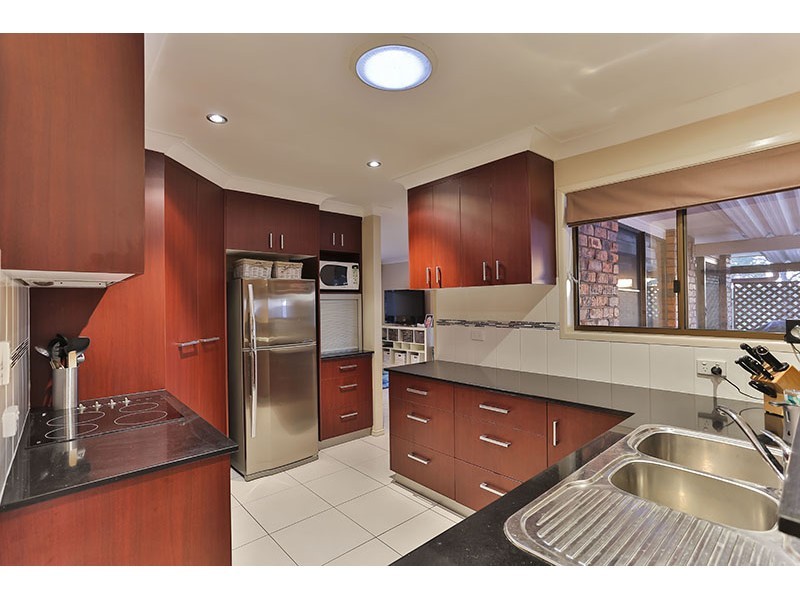5 Pedersen street, Cranley QLD 4350