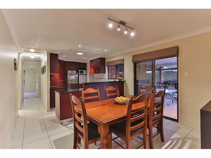 5 Pedersen street, Cranley QLD 4350