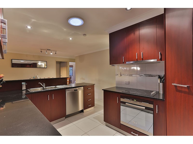 5 Pedersen street, Cranley QLD 4350