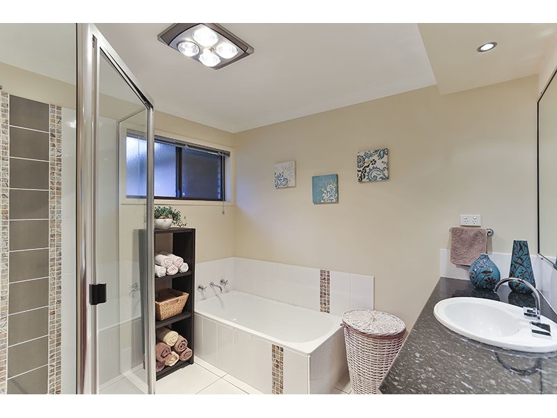 5 Pedersen street, Cranley QLD 4350