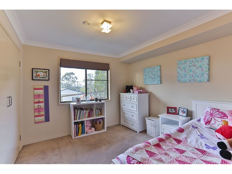 5 Pedersen street, Cranley QLD 4350