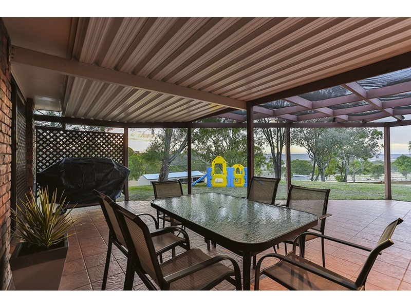 5 Pedersen street, Cranley QLD 4350