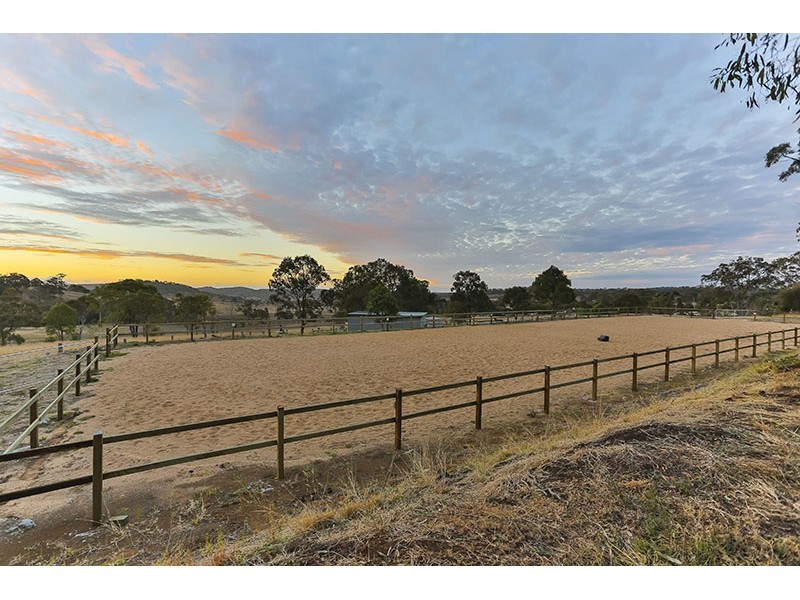 5 Pedersen street, Cranley QLD 4350