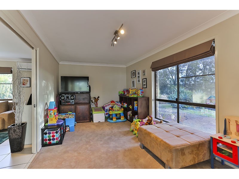 5 Pedersen street, Cranley QLD 4350