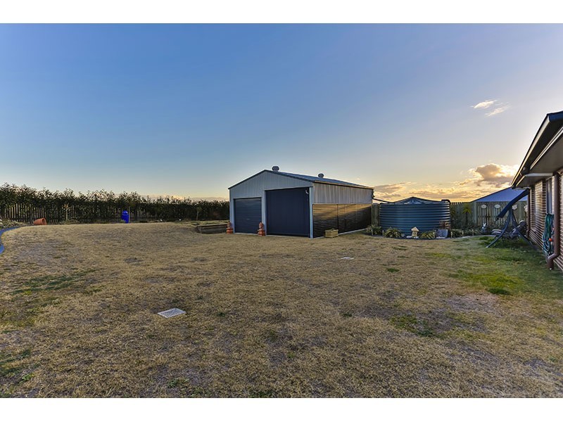 13 Goshawk Drive, Kleinton QLD 4352