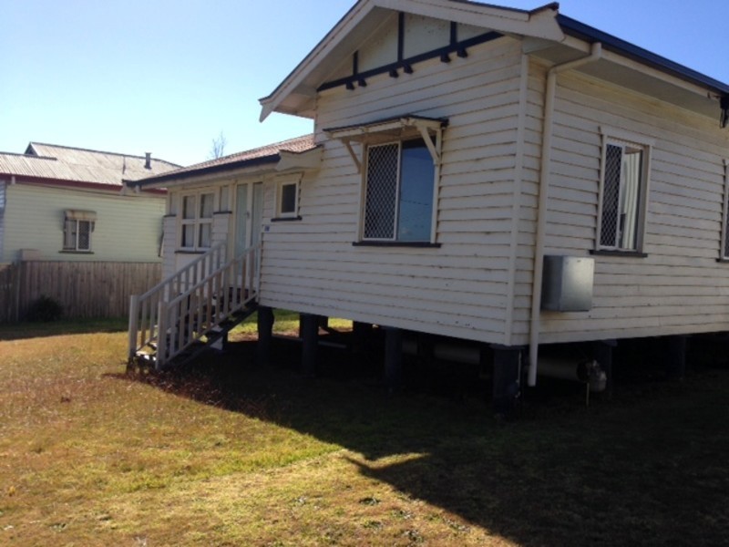 706 Ruthven Street, South Toowoomba QLD 4350