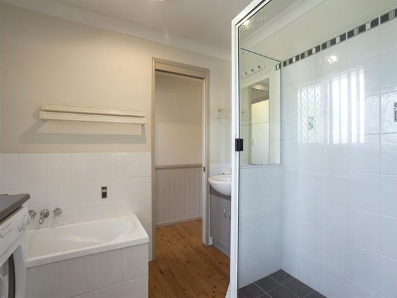 6 Vanity Street, Rockville QLD 4350