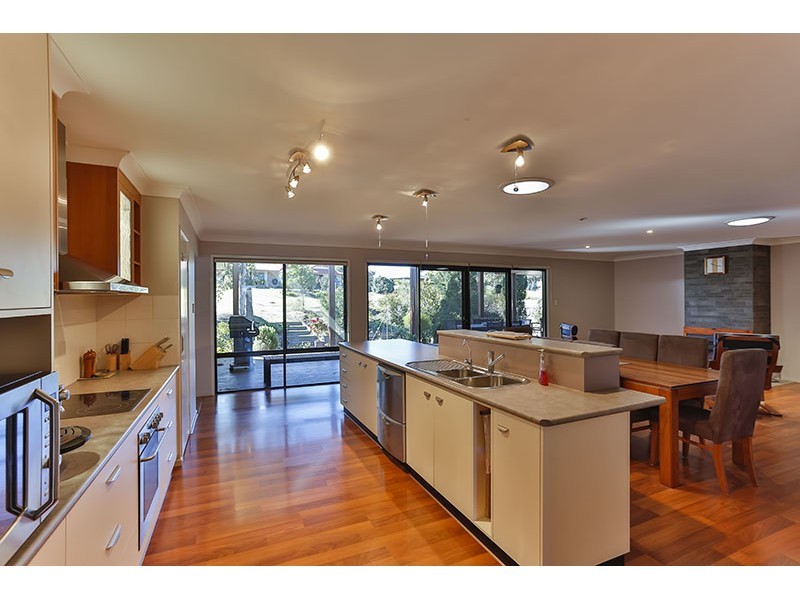 1 Ashley Court, Highfields QLD 4352