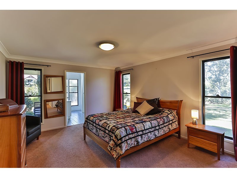 1 Ashley Court, Highfields QLD 4352