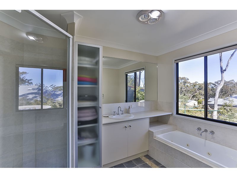 1 Ashley Court, Highfields QLD 4352