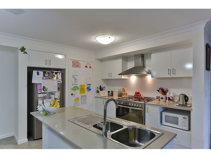 1 Pamela Court, Withcott QLD 4352