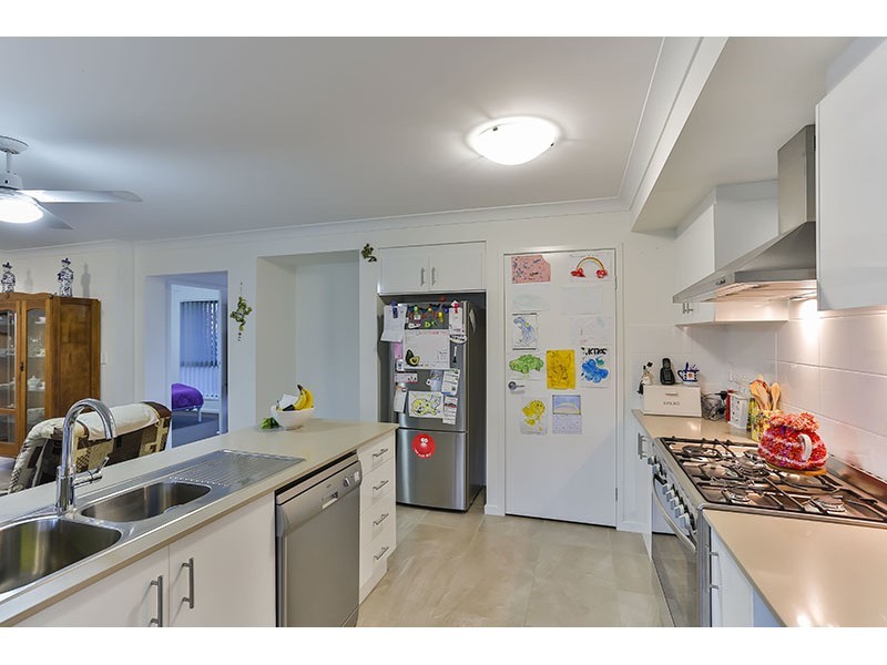 1 Pamela Court, Withcott QLD 4352