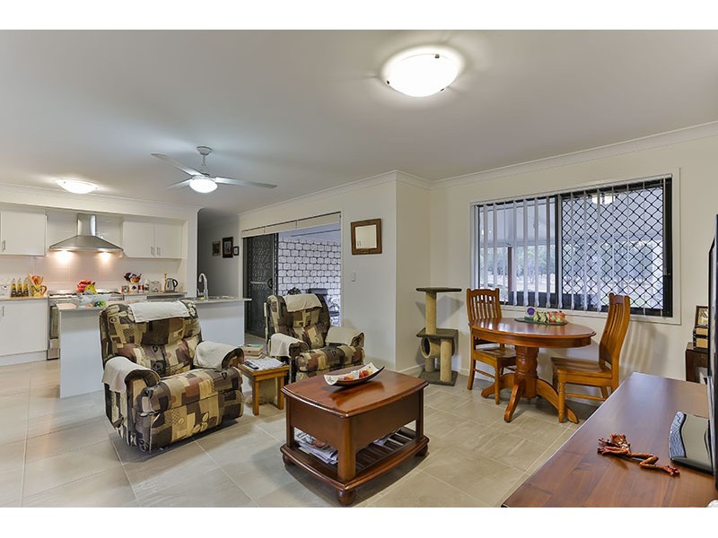 1 Pamela Court, Withcott QLD 4352
