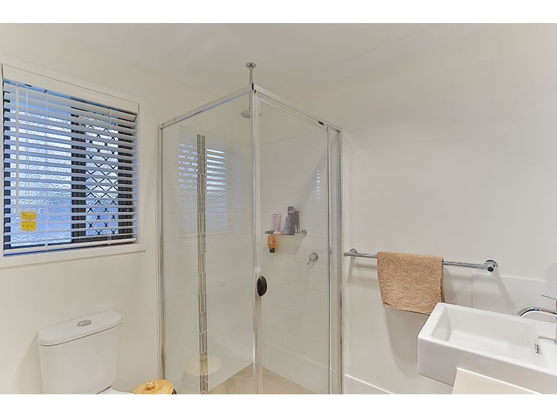 1 Pamela Court, Withcott QLD 4352