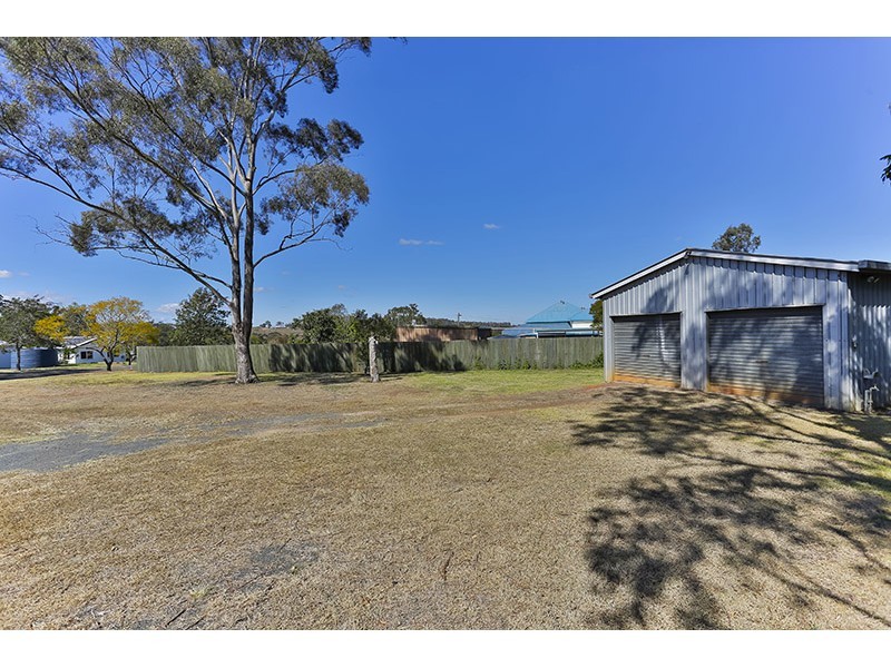 3 George Street, Haden QLD 4353