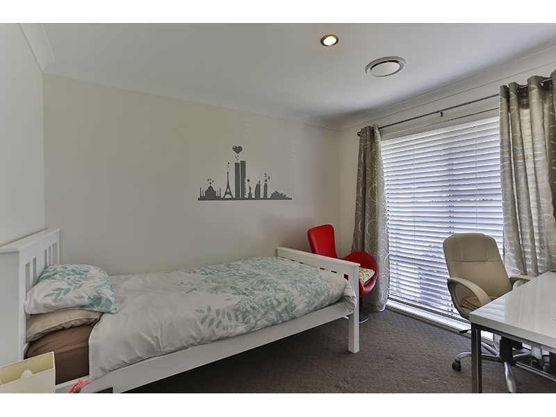 68 Wood Drive, Middle Ridge QLD 4350