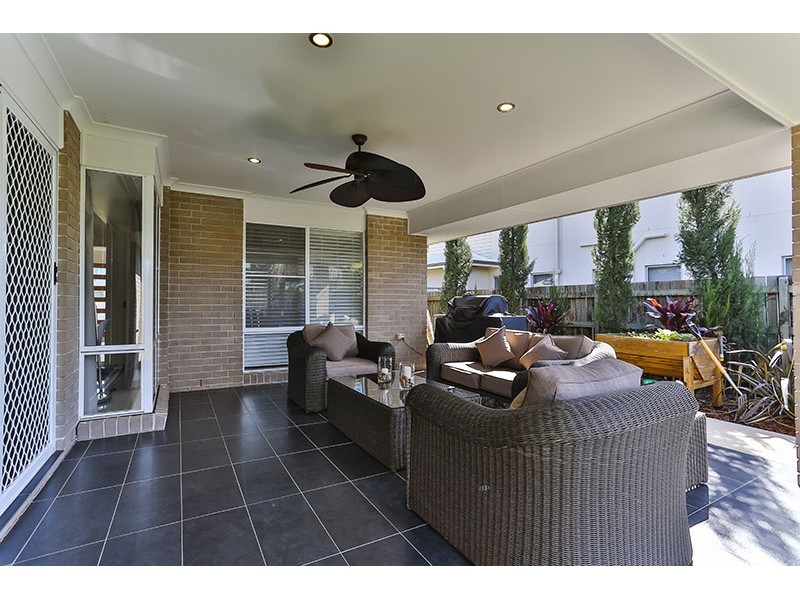 68 Wood Drive, Middle Ridge QLD 4350