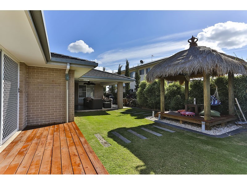 68 Wood Drive, Middle Ridge QLD 4350