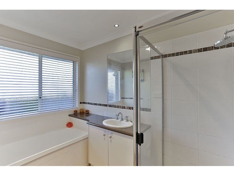56 Albert Lane, Newtown QLD 4350