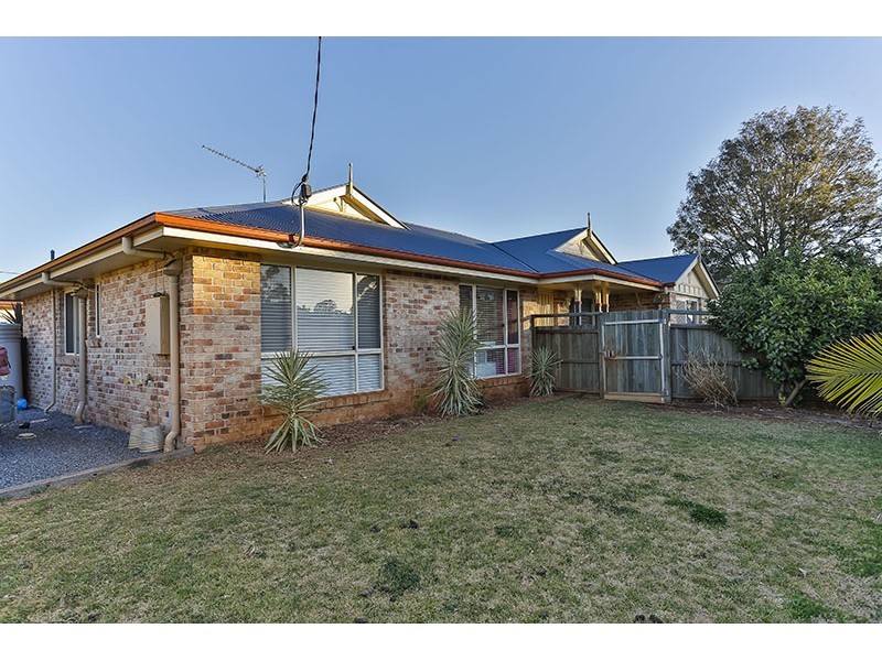 56 Albert Lane, Newtown QLD 4350