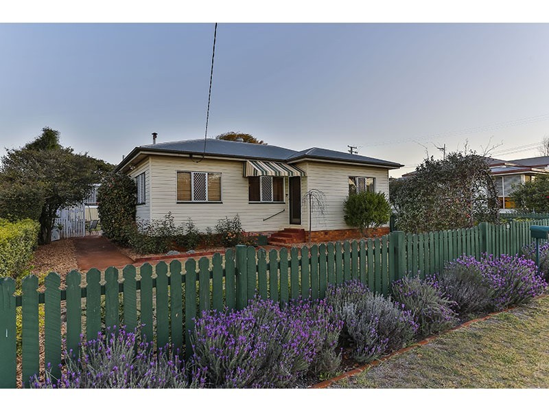 34 Buckland Street, Harristown QLD 4350