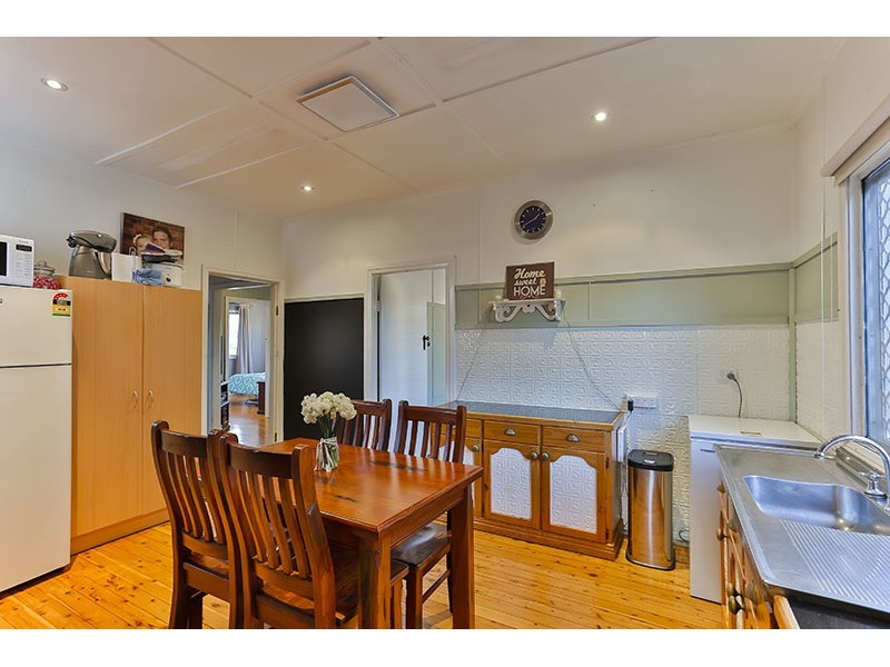 34 Buckland Street, Harristown QLD 4350