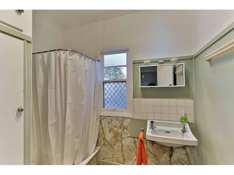 34 Buckland Street, Harristown QLD 4350