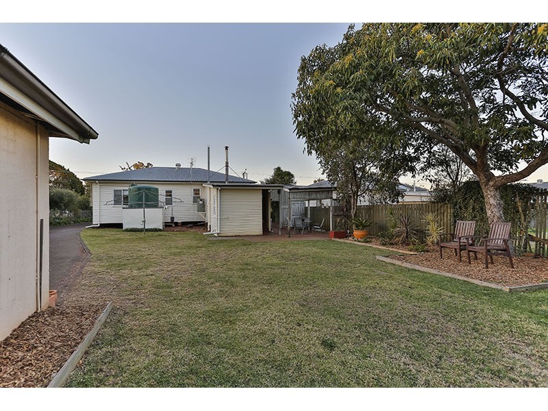 34 Buckland Street, Harristown QLD 4350