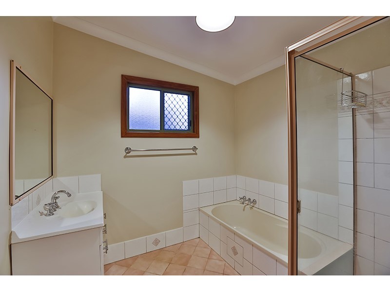 5 Maylen Court, Highfields QLD 4352